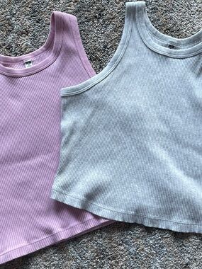 Uniqlo Ribbed Crop Tank Tops in Pink and Light Gray